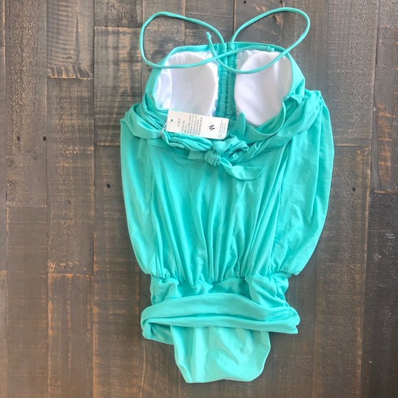 One piece bathing suit - Picture 2 of 2